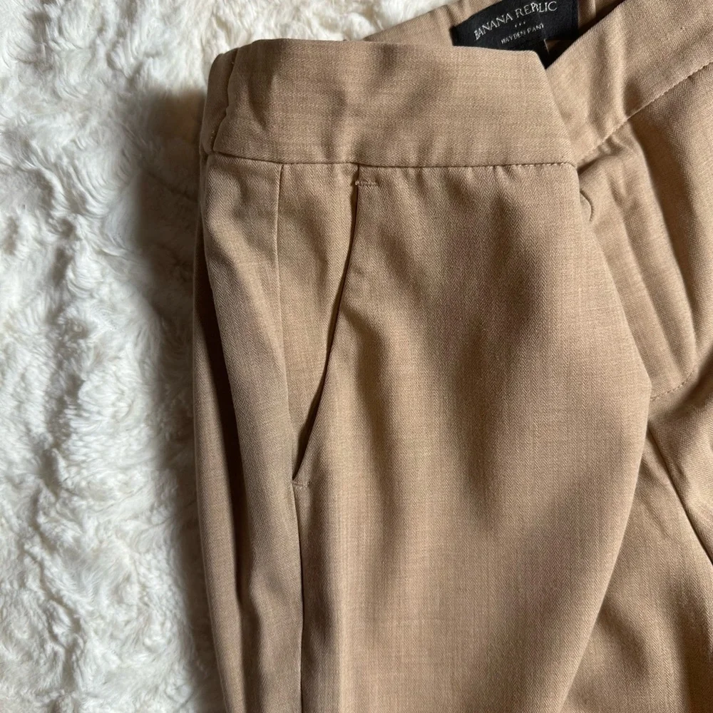 Banana Republic Hayden Pants | Women’s Size 2 | Beige Tapered Work Trousers